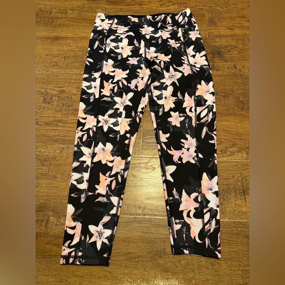 Victoria’s Secret 16 women’s leggings NEW